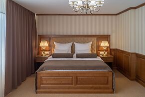 Nadiya Hotel