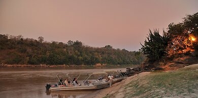 Serena Mivumo River Lodge