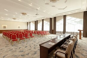 Ramada Plaza by Wyndham Gence