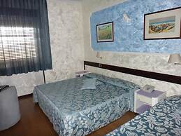 Benny Hotel