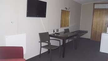 Apple Motor Inn