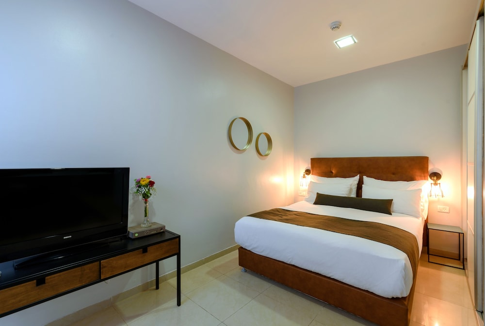 Sea Land Suites - by Echo Hotels