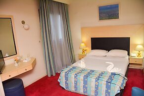 Aracan Pyramids Hotel