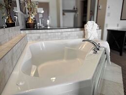 Coast Weyburn Hotel