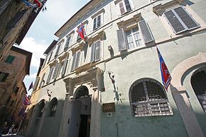 Piazza Paradiso Accomodation