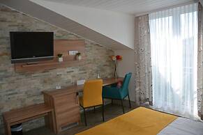 Alpina Hotel