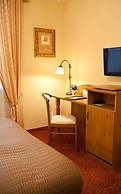 Alpina Hotel