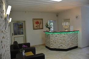 Alpina Hotel