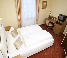 Alpina Hotel