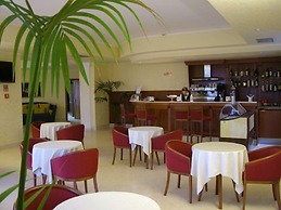 Royals Gate Hotel