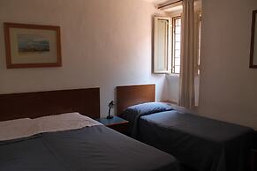Hotel Pomezia