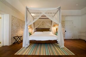 Atlantis Historic Inn