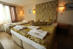 Tashkonak Studio Suites