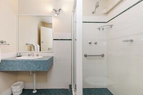 Amaroo Motel