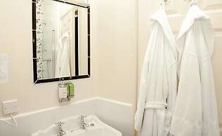 Fox & Hounds Country Hotel