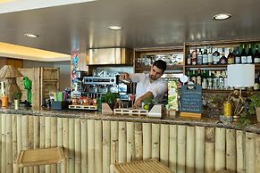 Hotel Caribe by Double Hospitality