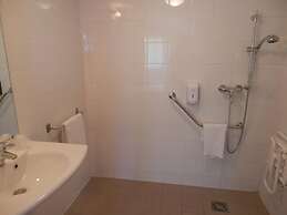 Ever Route 64 Brit Hotel Tarbes Ibos