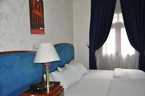 New Park Hotel