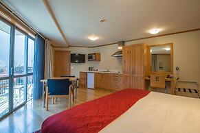 Coronation Lodge