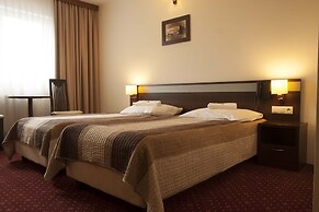 Amber Hotel