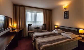 Amber Hotel