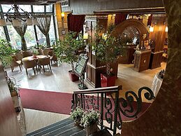 Dinasty Hotel