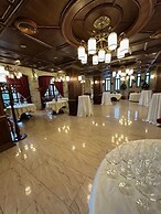 Dinasty Hotel