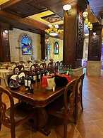 Dinasty Hotel