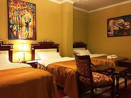 Dinasty Hotel