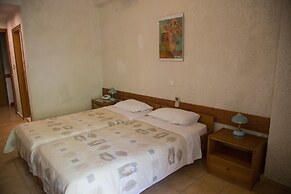 Sariza Spring Hotel