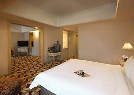 Berjaya Waterfront Hotel