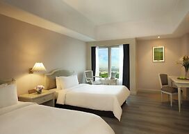 Berjaya Waterfront Hotel