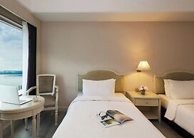 Berjaya Waterfront Hotel