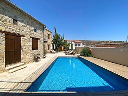 Evkarpos Country House