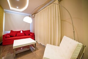Koukounaria Hotel & Suites