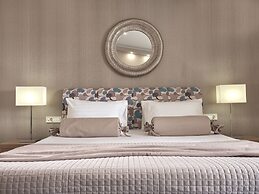Koukounaria Hotel & Suites