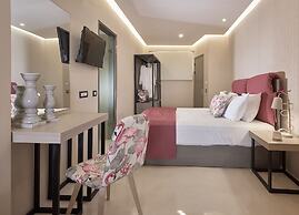 Koukounaria Hotel & Suites