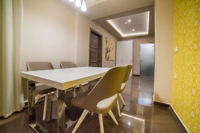 Koukounaria Hotel & Suites