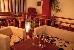 Snowcrest Hotel
