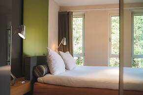 blooming Hotel