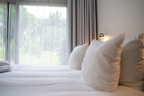 blooming Hotel