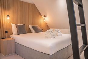 blooming Hotel