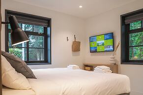 blooming Hotel