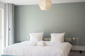 blooming Hotel