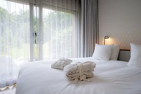 blooming Hotel