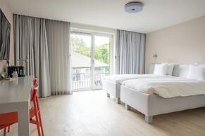 blooming Hotel