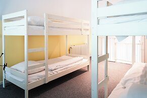 blooming Hotel