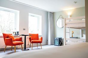 blooming Hotel