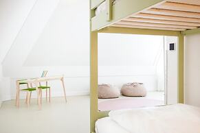 blooming Hotel