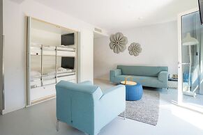 blooming Hotel